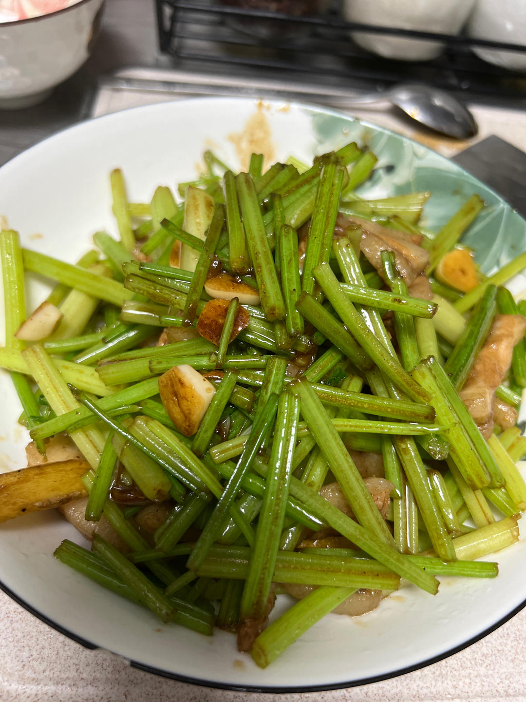 家常菜——芹菜炒肉