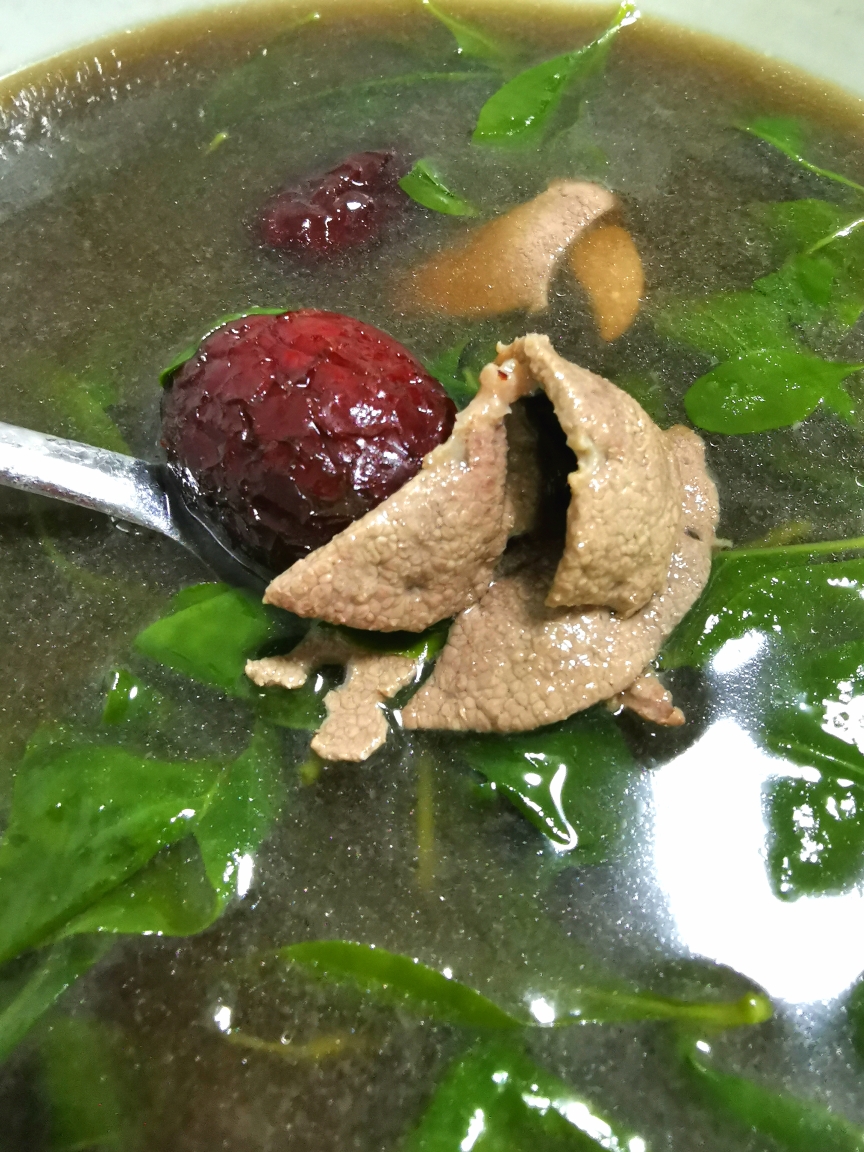 红枣猪肝枸杞叶汤（好喝不腥）的做法
