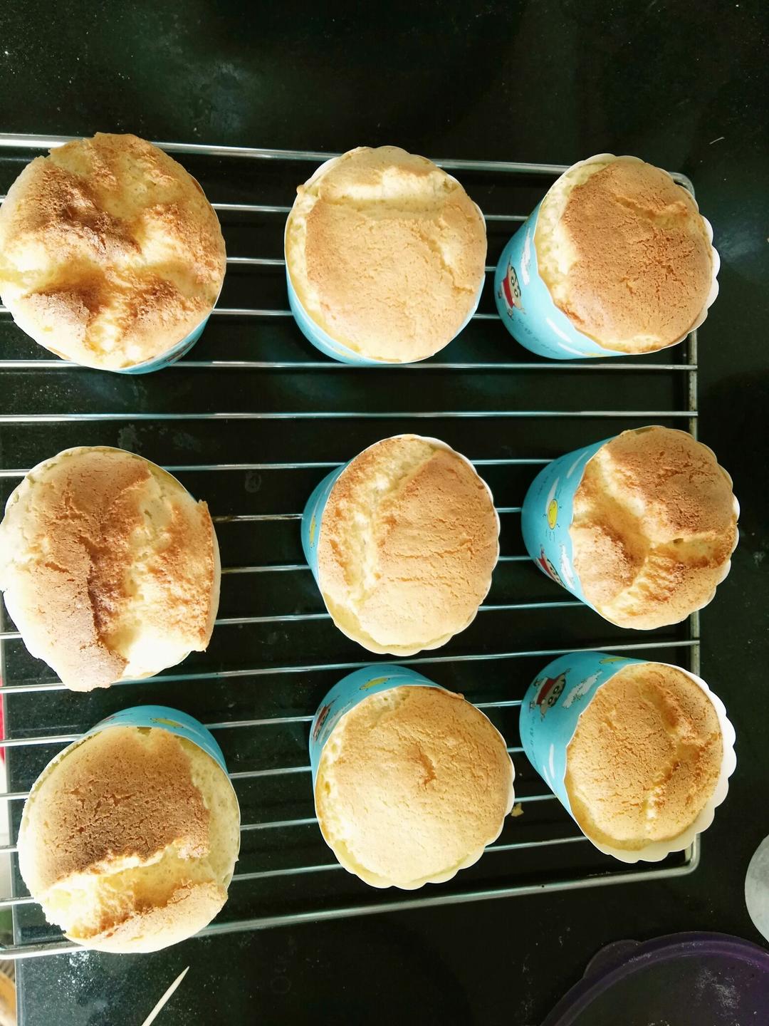 原味戚风纸杯蛋糕（烤箱做纸杯蛋糕）
