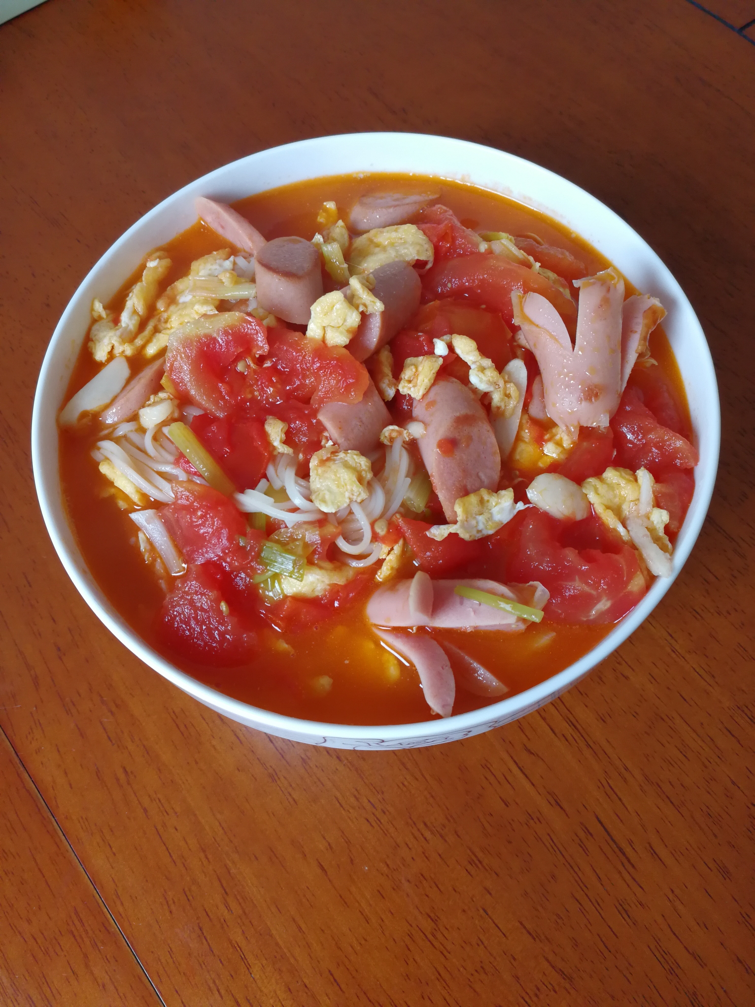 西红柿鸡蛋火腿面的做法
