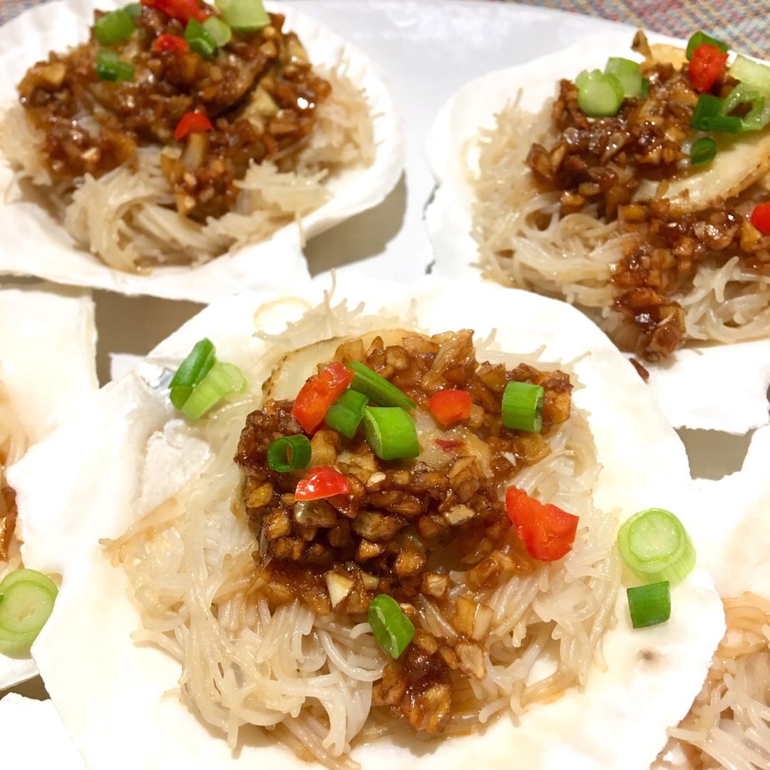 蒜蓉粉丝蒸扇贝粉丝入味有诀窍