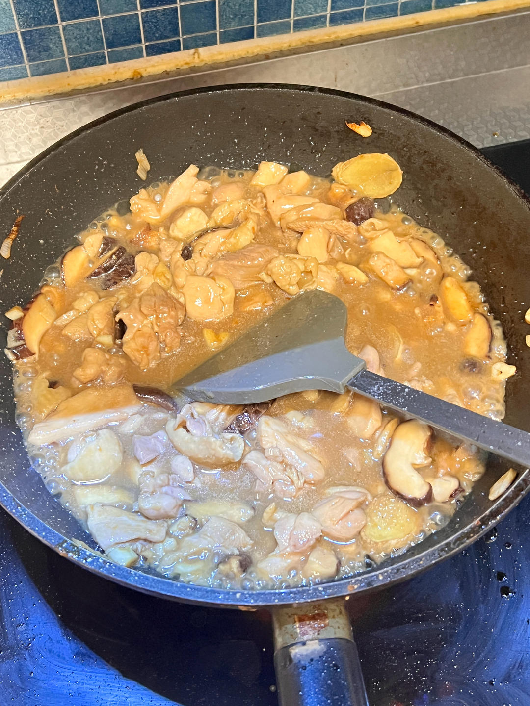 香菇滑鸡焖饭