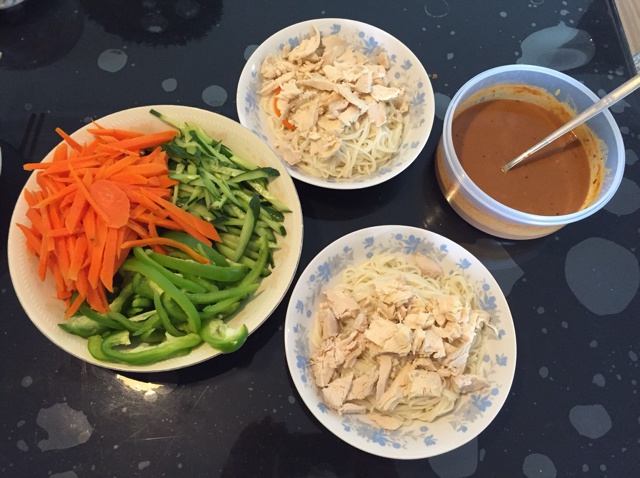 麻酱鸡丝凉面