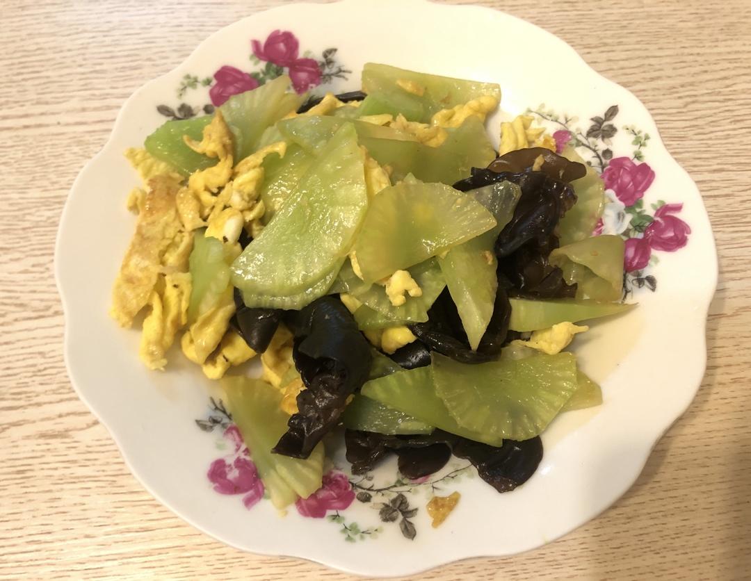 香莴笋炒鸡蛋