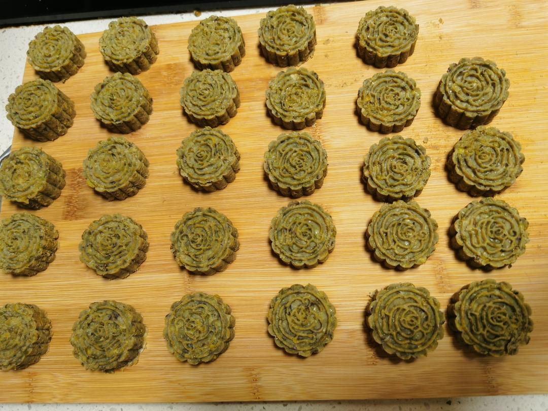 不用粉碎机和称量的最懒快手带皮绿豆糕