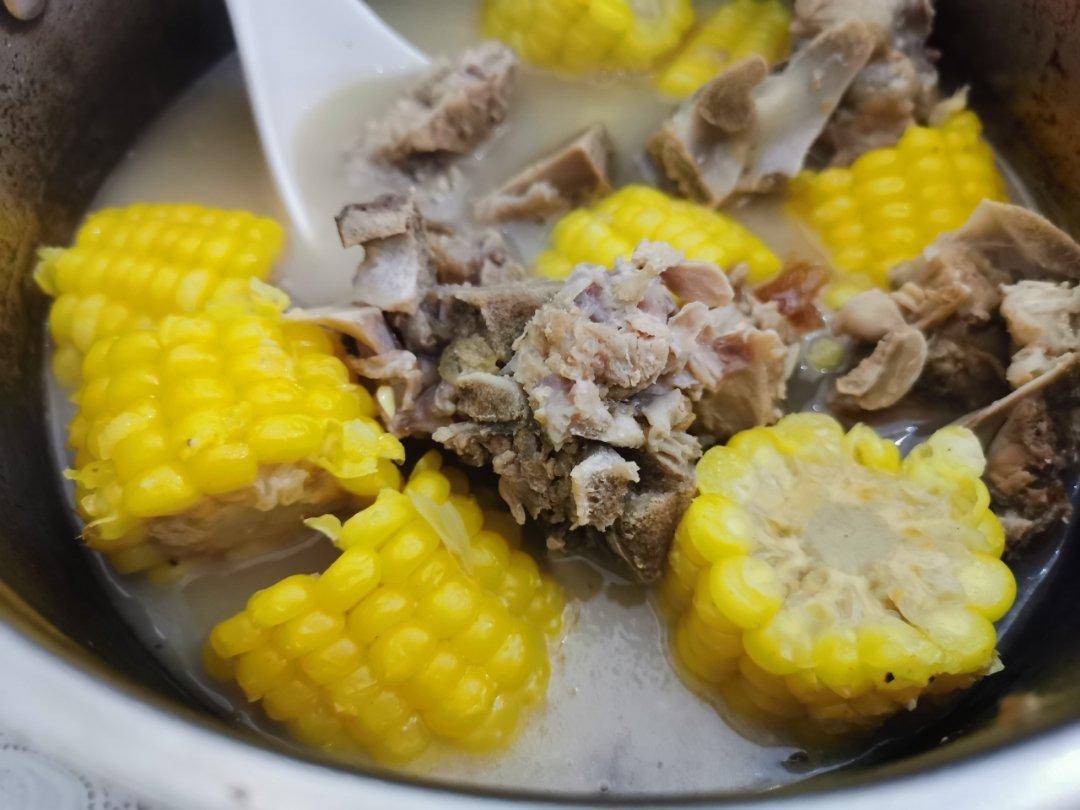 排骨玉米汤