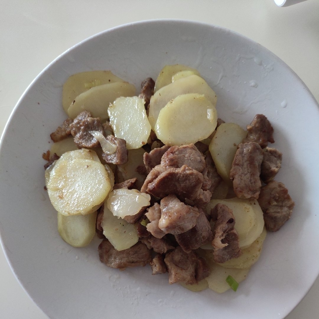 五花肉干煎土豆
