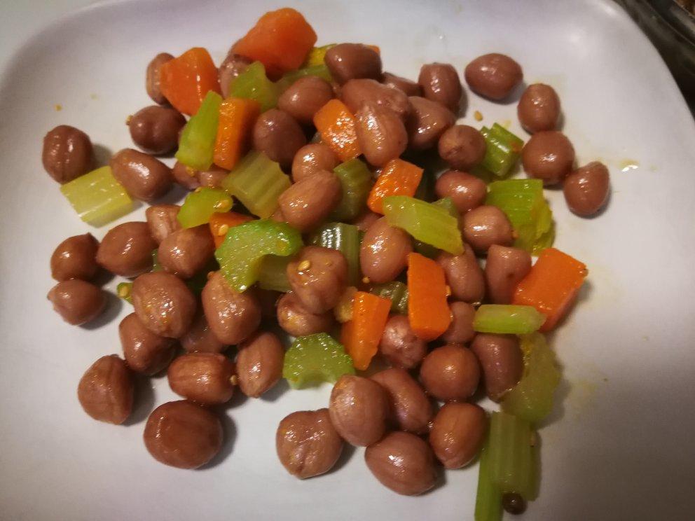 凉拌芹菜花生米胡萝卜