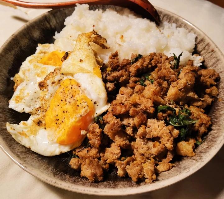 正宗泰国味！金不换碎肉盖饭