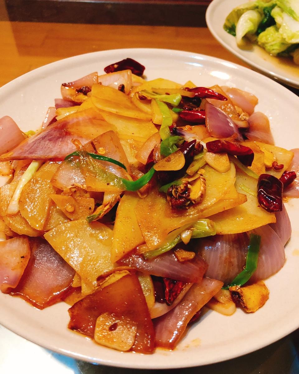 边吃边流泪的「孜然土豆片」