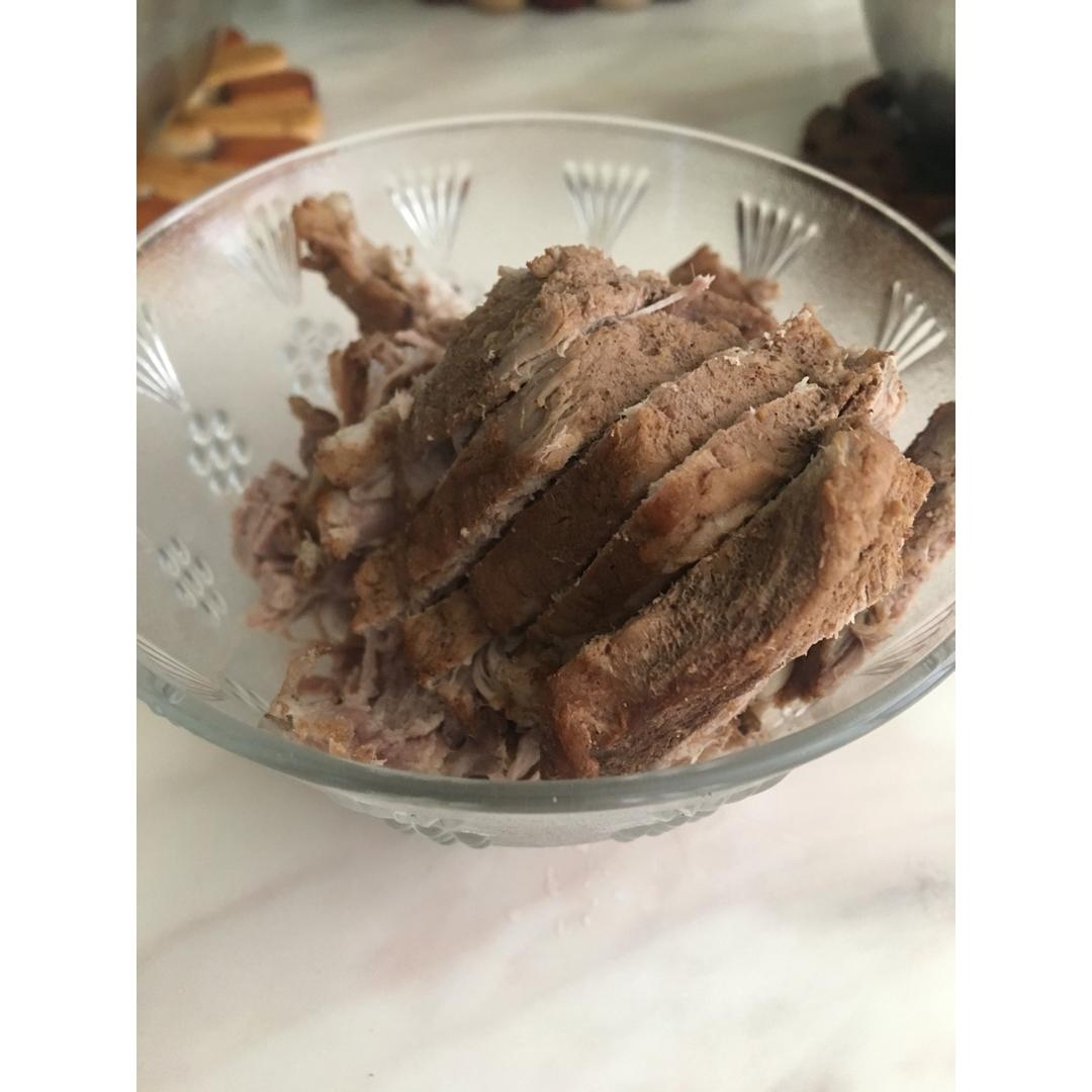 酱油卤肉