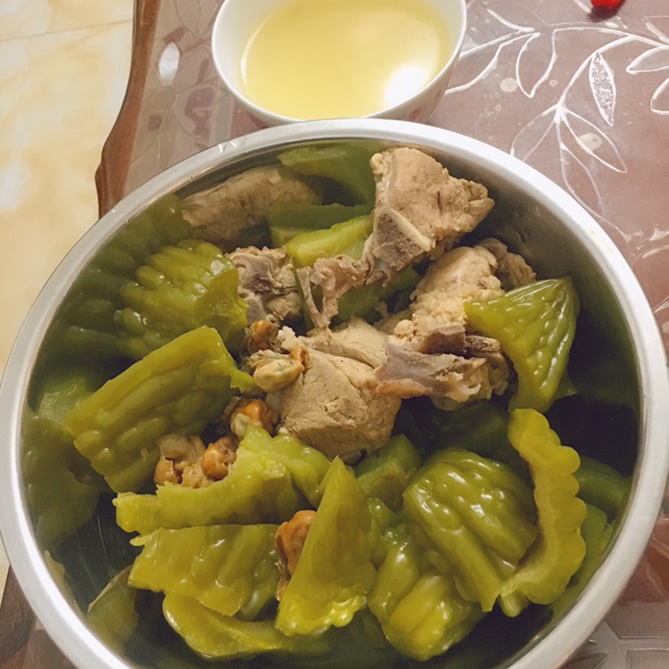 苦瓜黄豆蚝豉猪骨汤