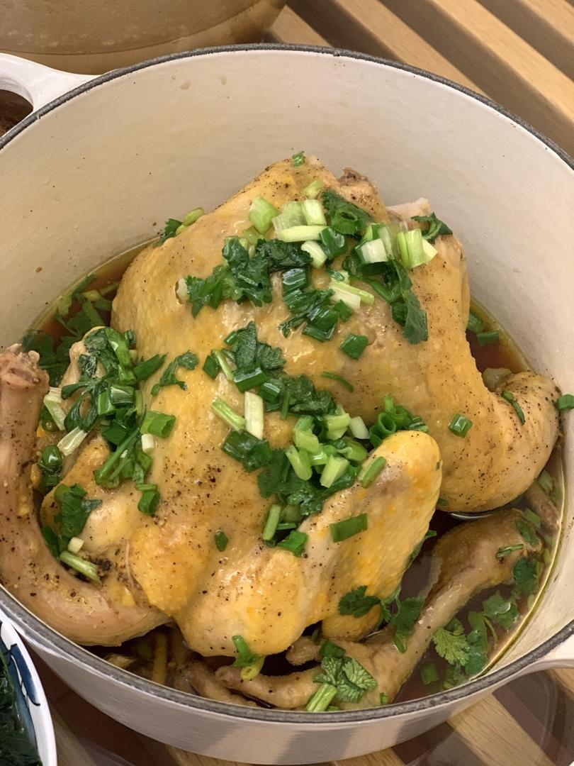 无水葱油童子鸡一一转自微博菜谱（Le Creuset铸铁炖锅）