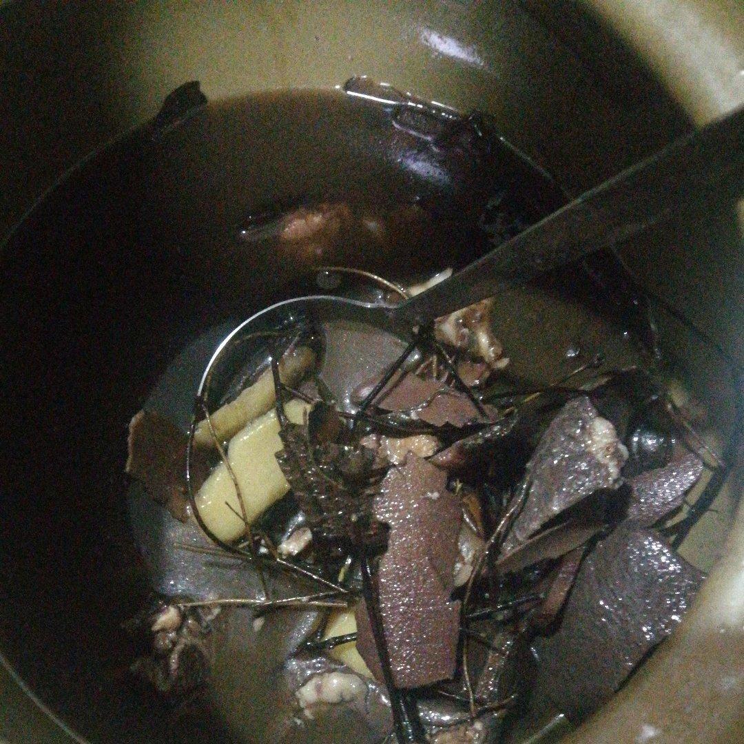 护肝养肝：鸡骨草灵芝土茯苓瘦肉汤