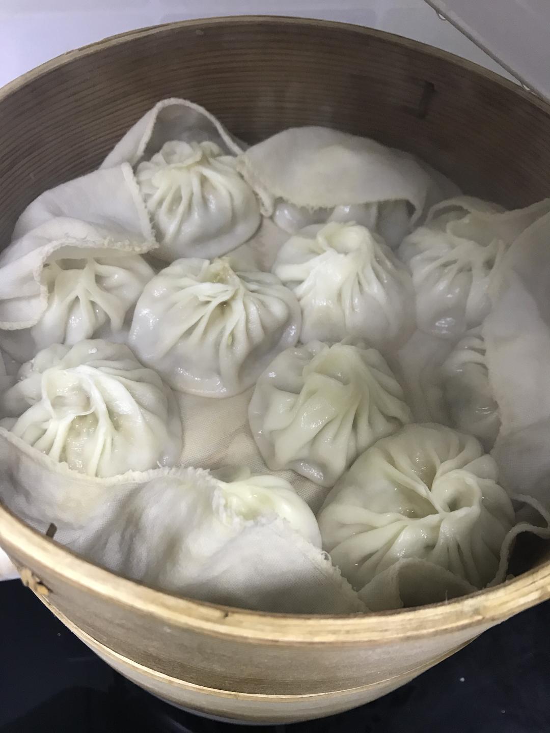 饺子皮版薄皮小包子（零基础也能捏出18个褶以上的小包子）的做法