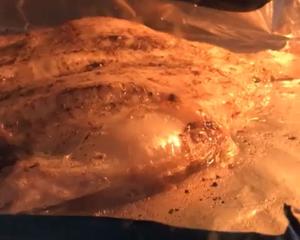 新疆布尔津风味烤鲈鱼的做法 步骤4