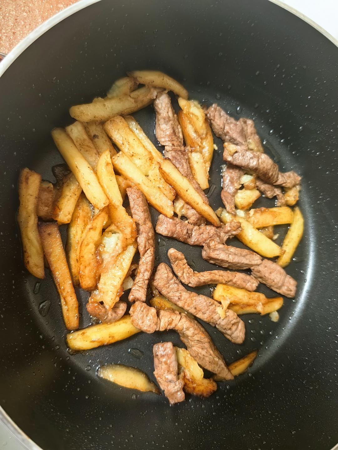 嫩滑多汁‼️一口就上瘾的㊙️牛排土豆煎锅