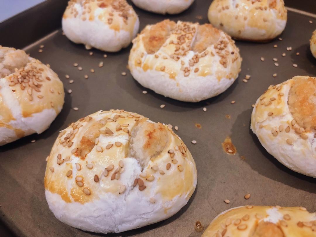 一道很著名的中式面点——老婆饼