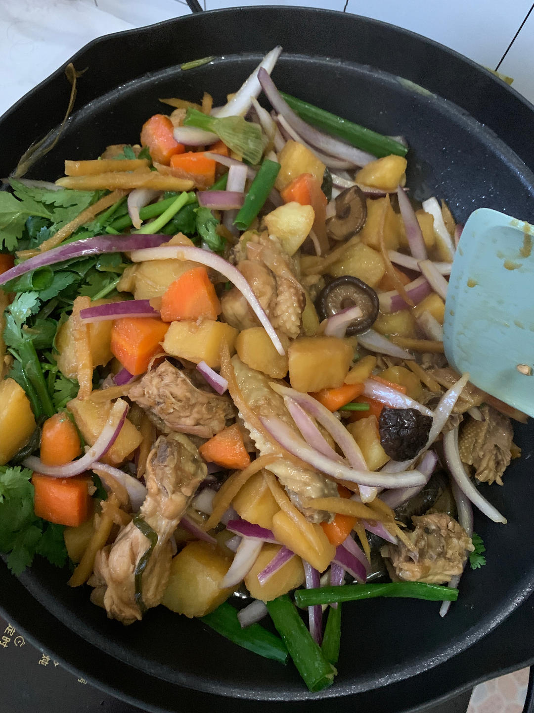 香菇土豆葱姜鸡