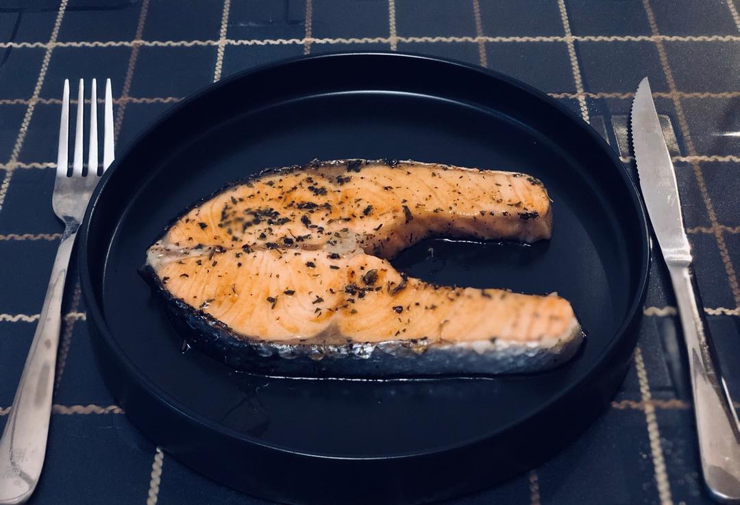 香煎三文鱼扒