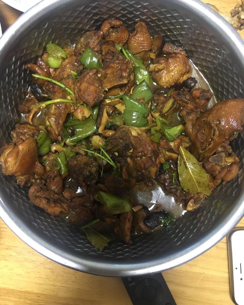 好吃到原地爆炸的黄焖鸡