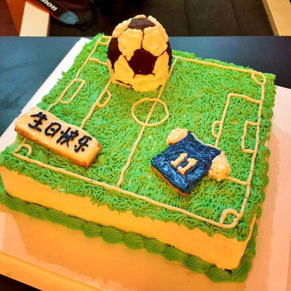 足球场蛋糕的做法