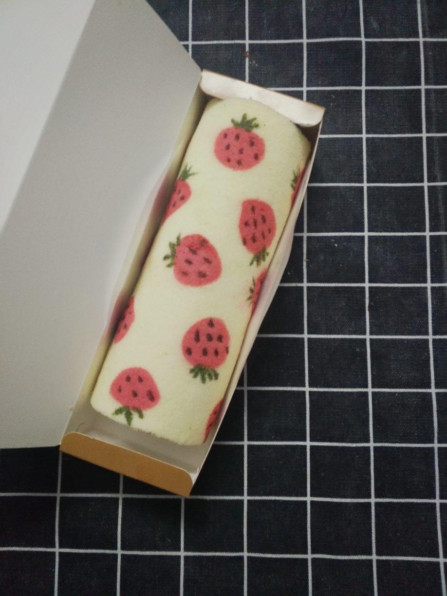 草莓蛋糕卷