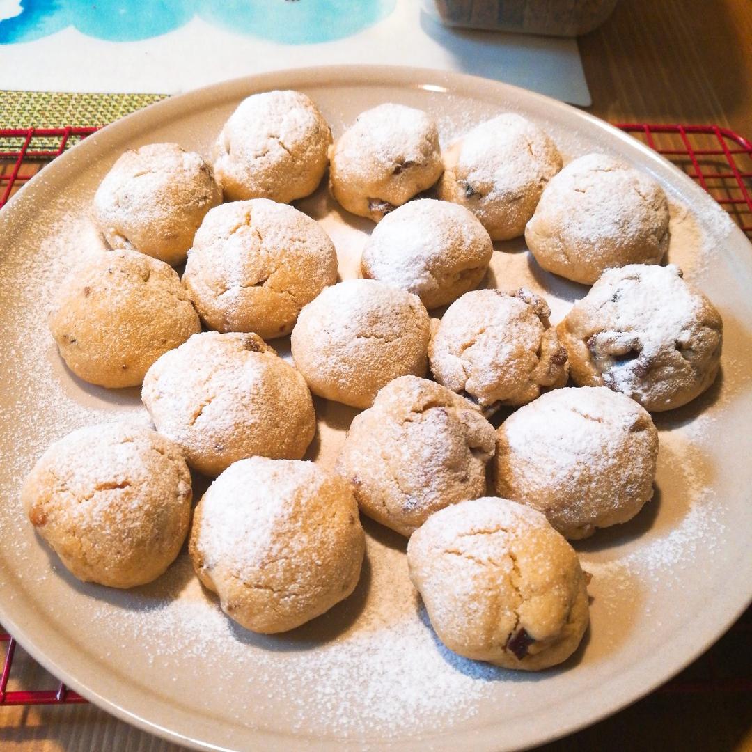 小嶋流美的山核桃雪球饼