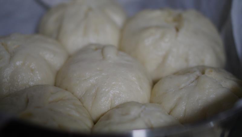 松软多汁的肉包子