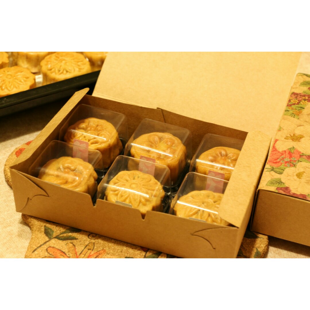 广式月饼—蛋黄莲蓉月饼
