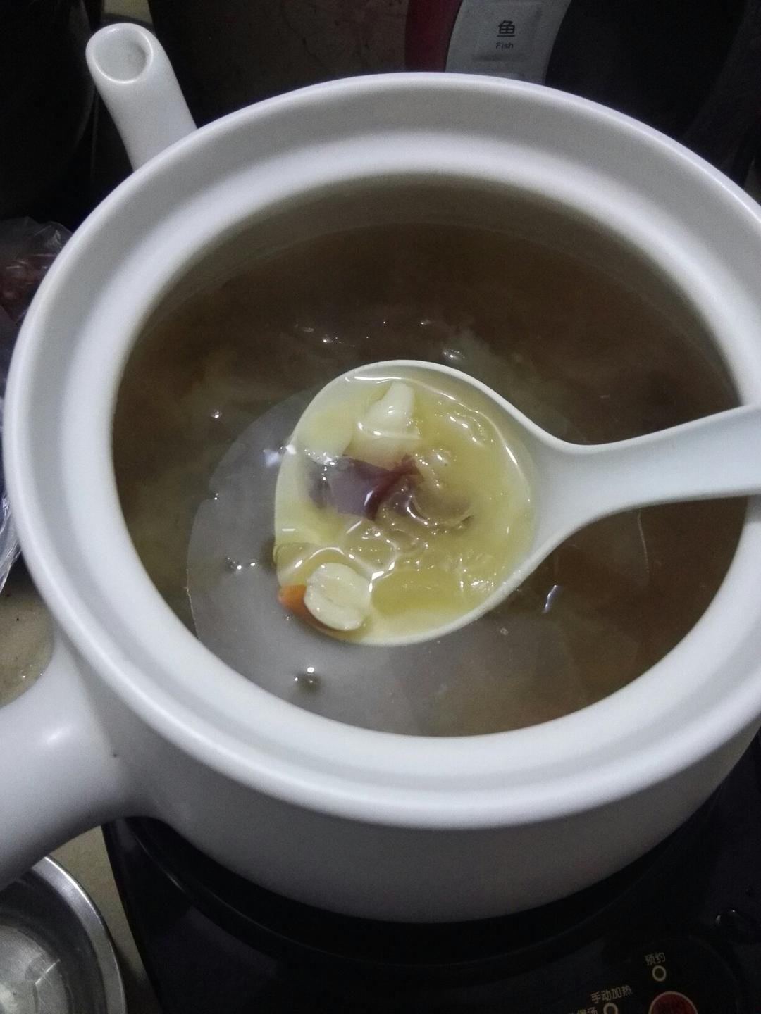 银耳百合莲子羹