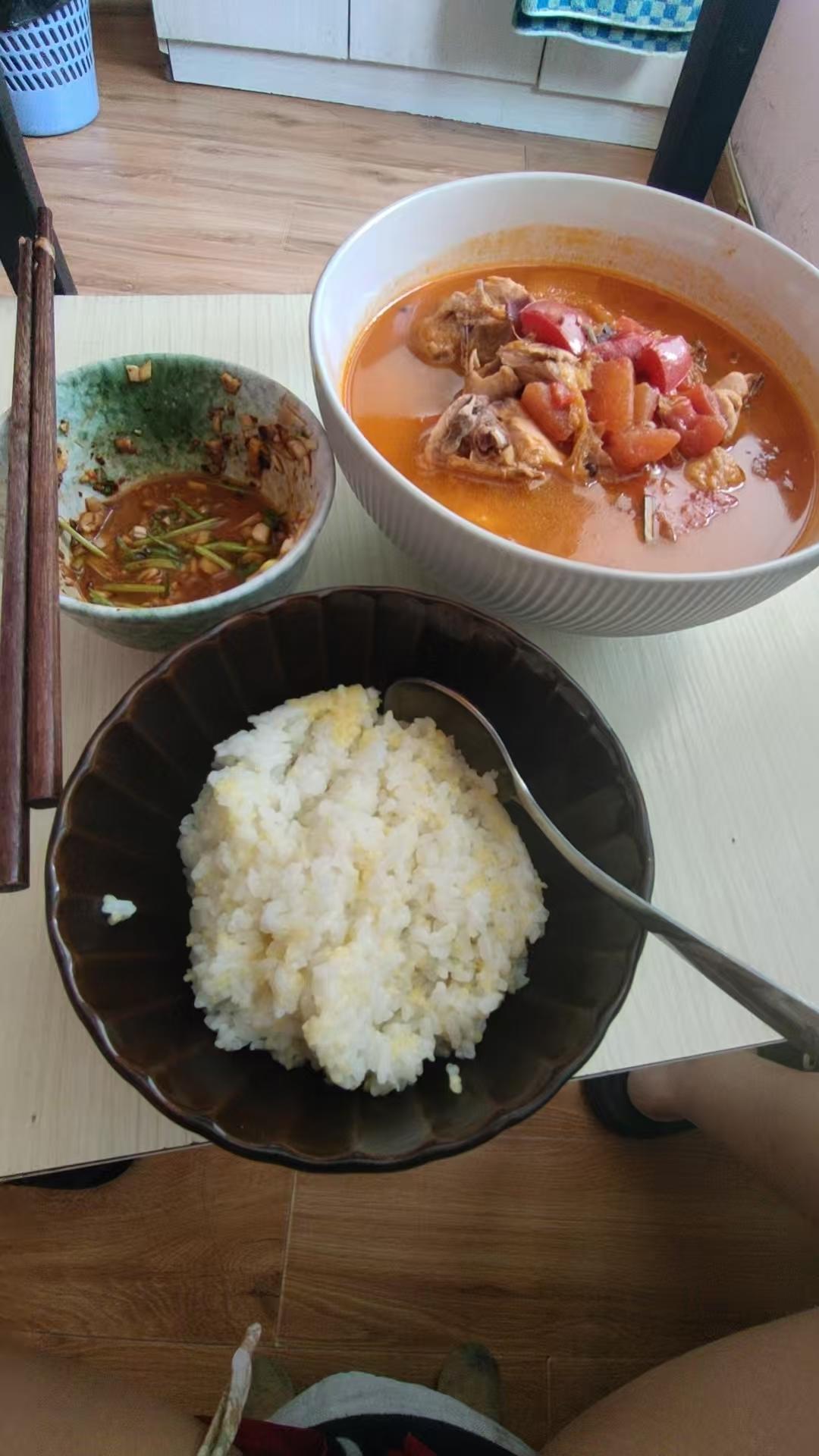 竹荪酸汤鸡火锅
