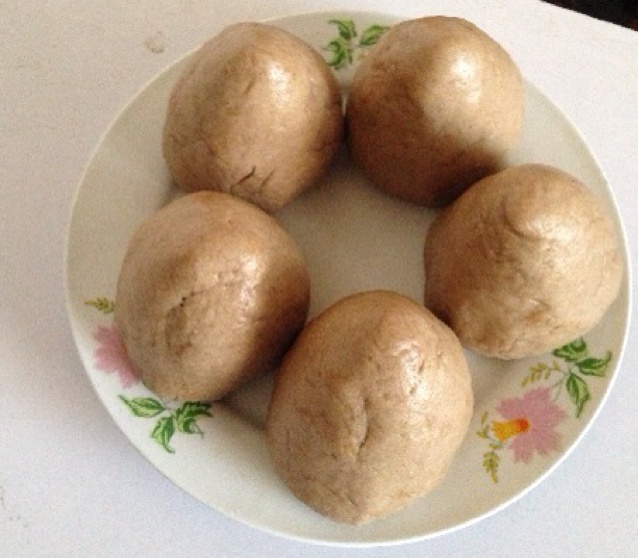 荞麦窝头夹外婆菜