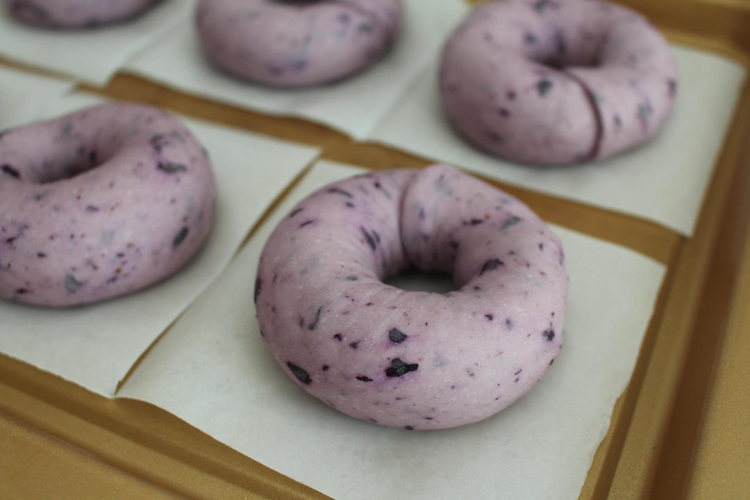 双倍黑芝麻奶酥贝果🥯一起吃养生贝果吧