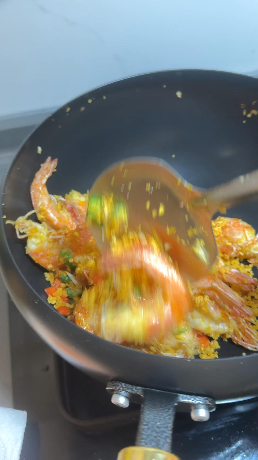 避風(fēng)塘大蝦??的做法 步驟10