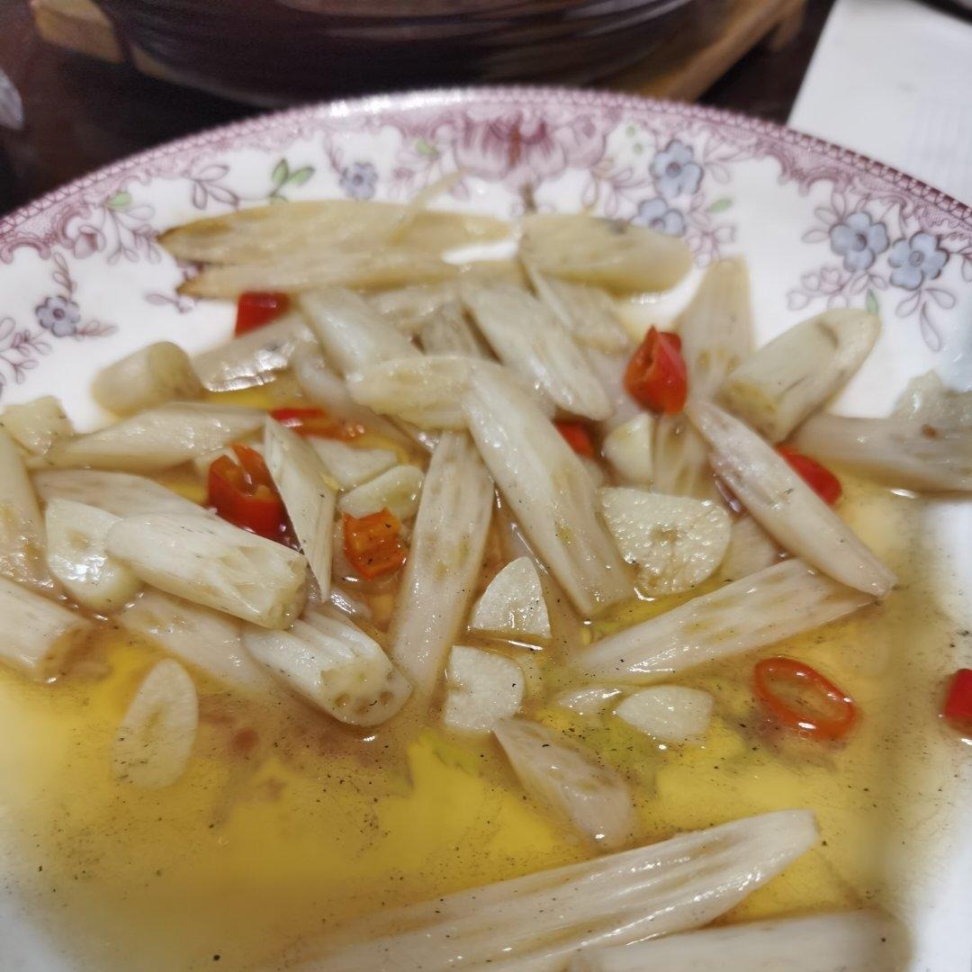 酸辣藕尖 开胃的清炒脆爽藕带