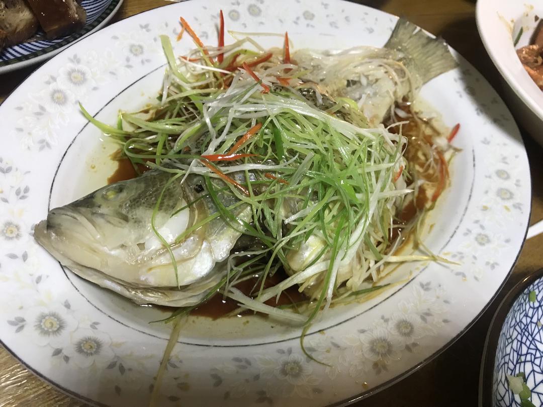 0失败无滤镜图片即实物的清蒸鲈鱼