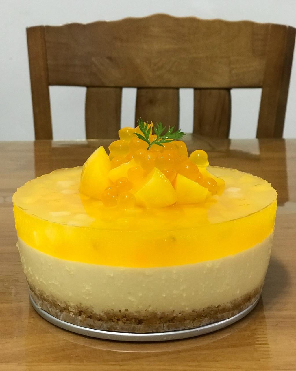 小小糯玉米做的黄桃慕斯蛋糕8寸