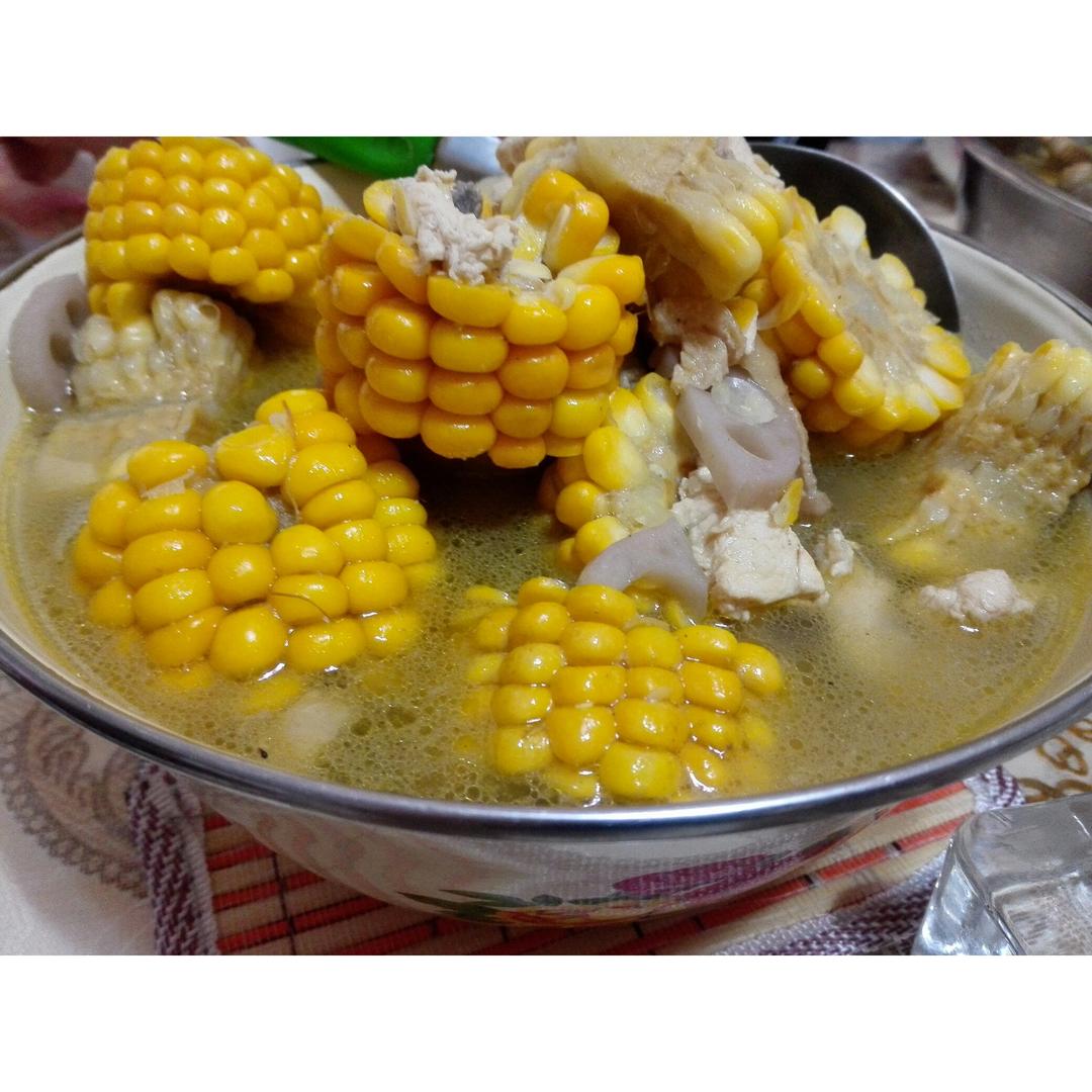 玉米莲藕花生鸡肉汤