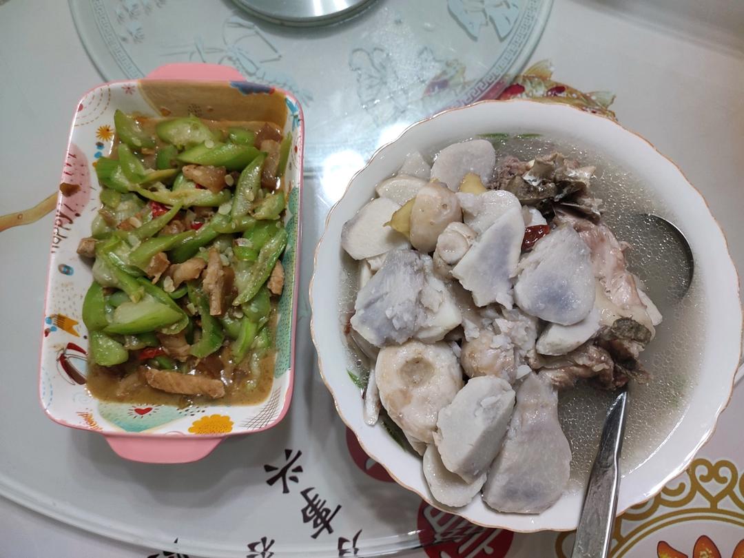 芋艿筒骨汤