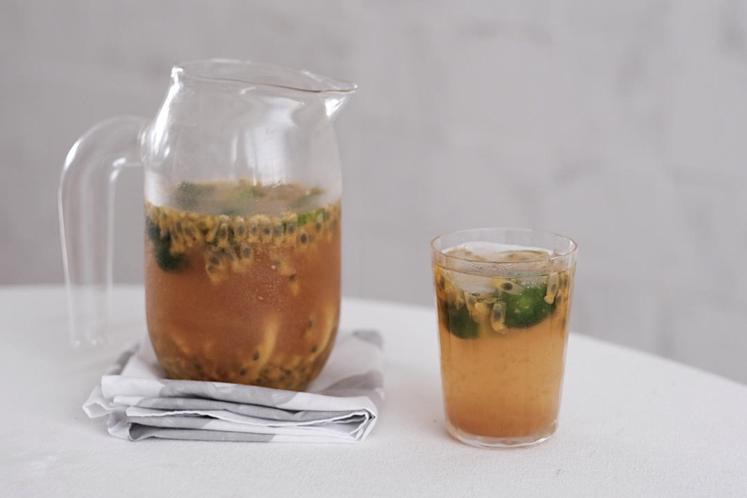 夏日人气饮品，柠檬百香果水果茶