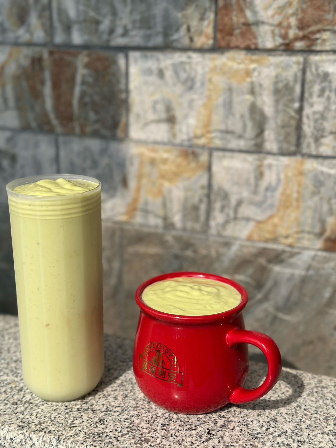 牛油果芒果奶昔