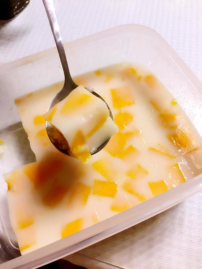 椰汁芒果冻的做法