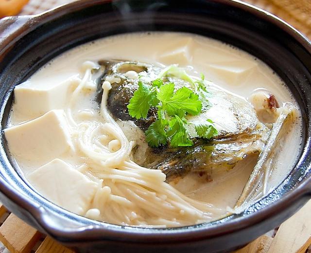 砂锅鱼头炖豆腐的做法