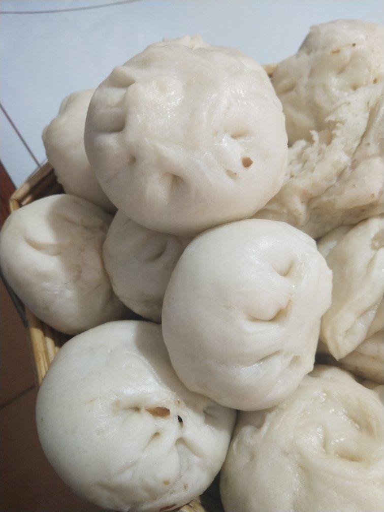 香菇鸡腿酱肉包