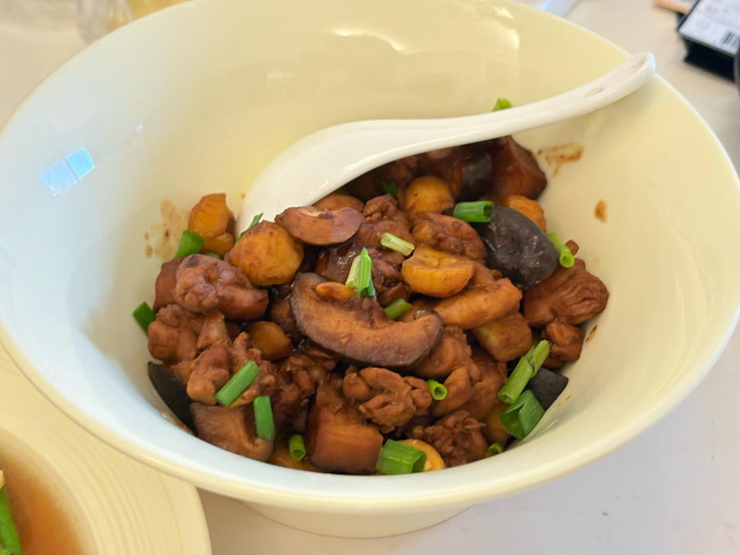 软糯的板栗烧鸡 好吃到舔手指