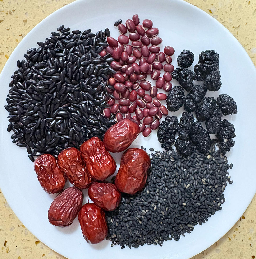 养气血桑葚红豆羹