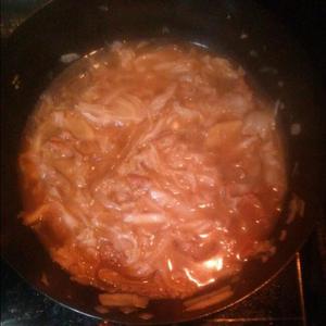 酸菜猪肉炖粉条的做法 步骤7