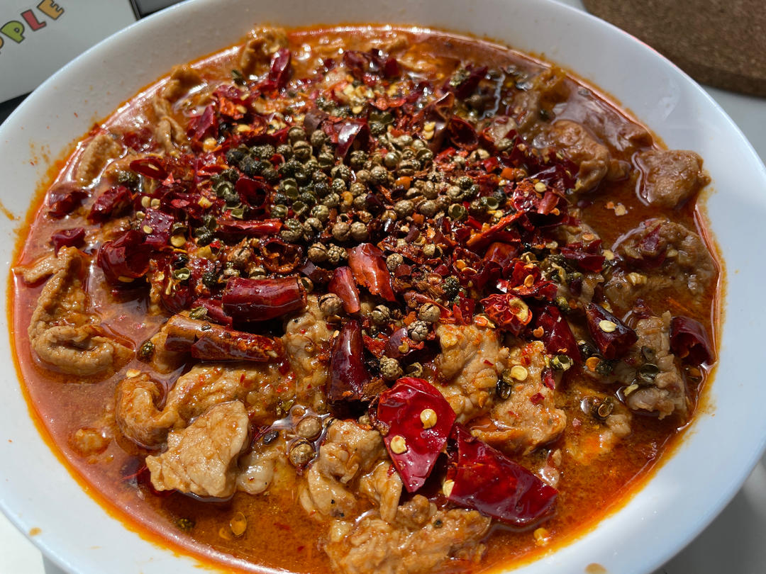 厨师长教你：“水煮肉片”的正宗做法，这味道真的很四川