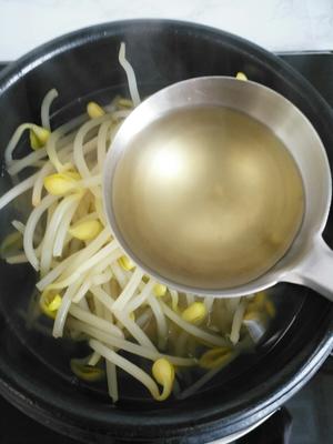有菜，有汤，清淡爽口【韩式豆芽汤饭】的做法 步骤8